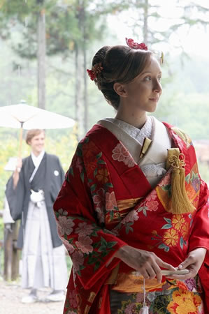 飛騨の里で外国人の花嫁がウェディングフォト