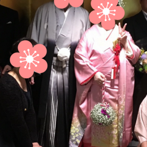 ピンク色のリメイク振袖を着た花嫁