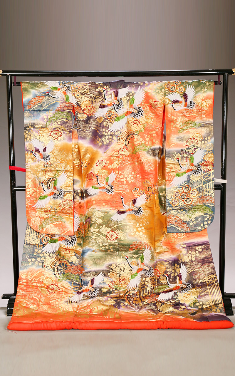 橙色の織地に鶴の刺繍が施された色打掛レンタル