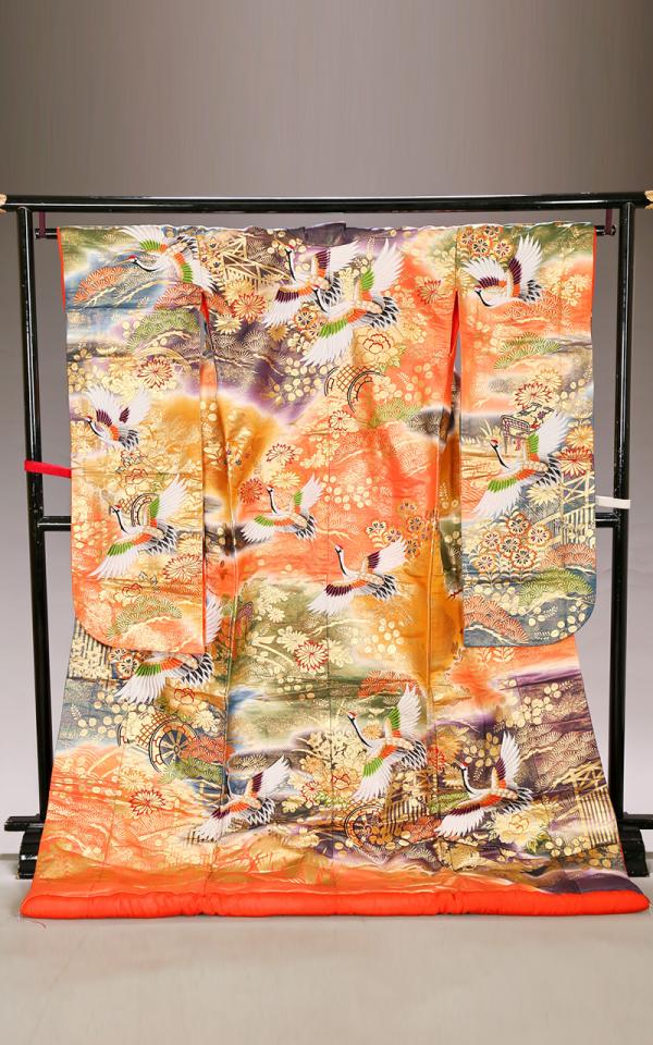 橙色の織地に鶴の刺繍が施された色打掛レンタル