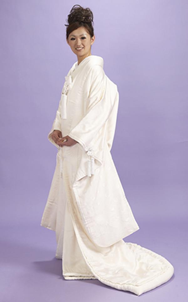 白無垢レンタル　スワトウ刺繍の鶴と花柄刺繍の西陣織物