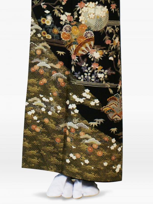 しだれ桜に菊の黒留袖