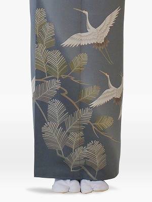 グレー色の松に鶴の色留袖