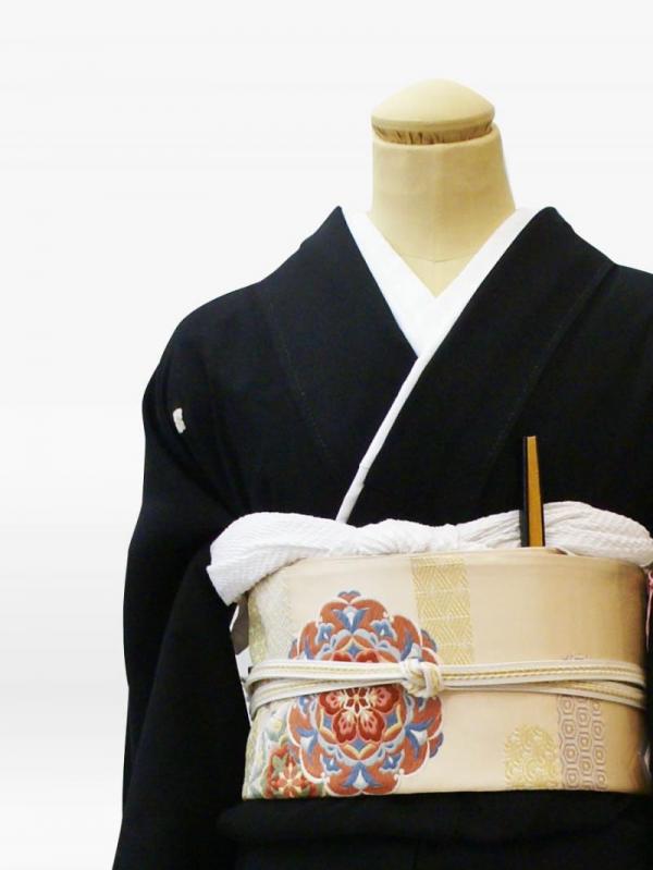 金入り 花にのしあわびの黒留袖