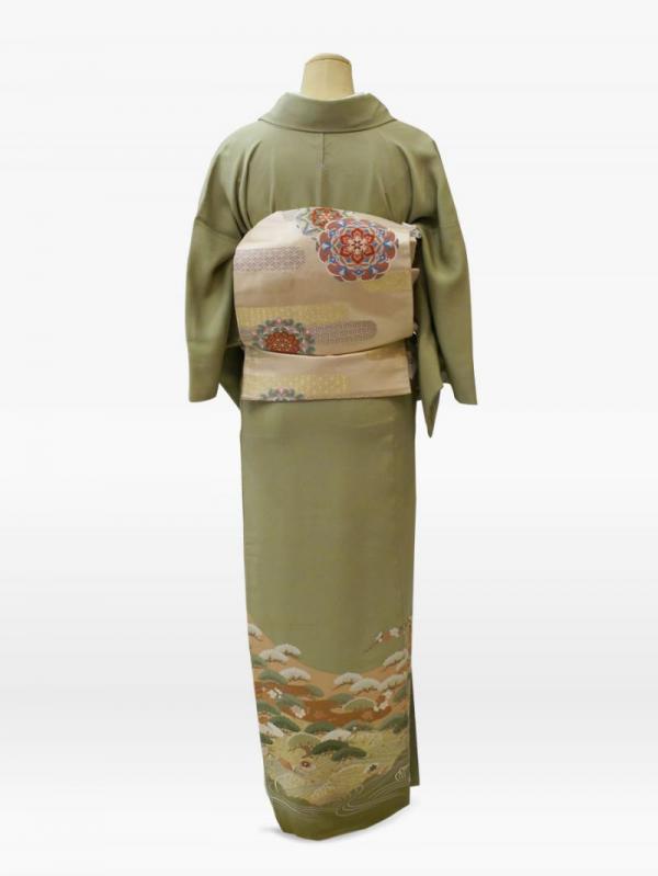 薄抹茶色の松・梅・扇の色留袖