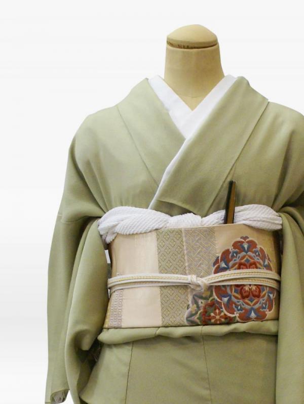 薄抹茶色の松・梅・扇の色留袖