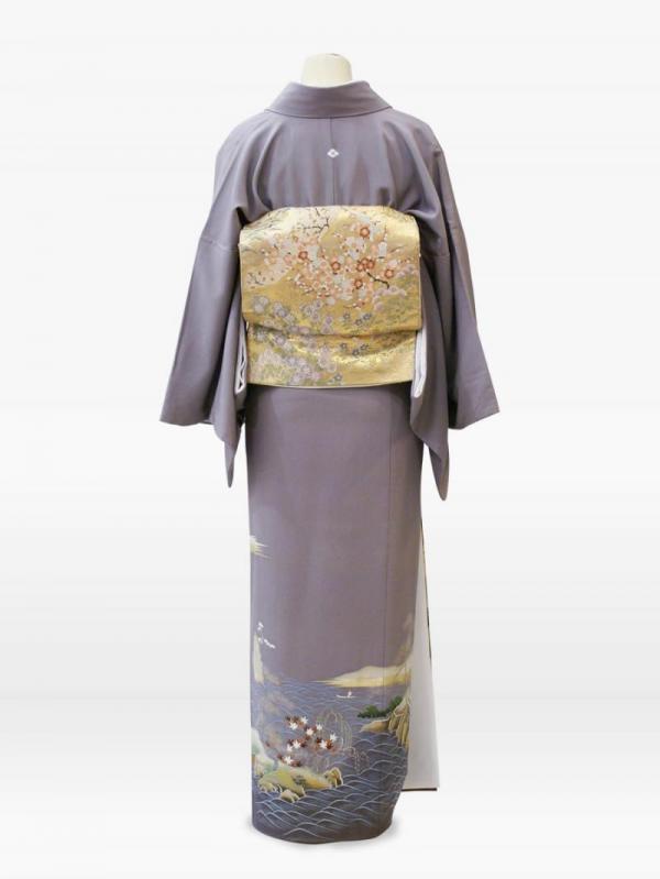 藤色の自然風景文様の色留袖